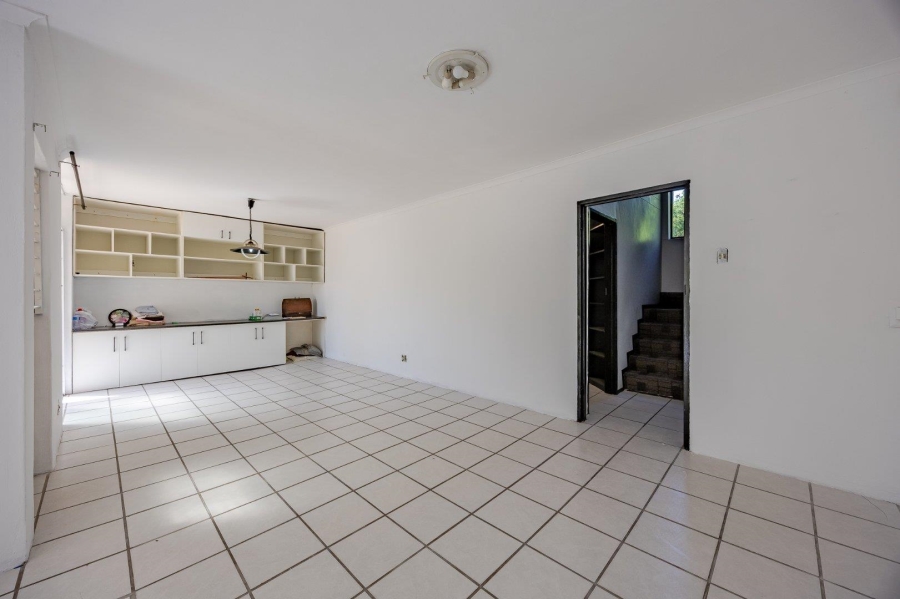 4 Bedroom Property for Sale in Kirstenhof Western Cape